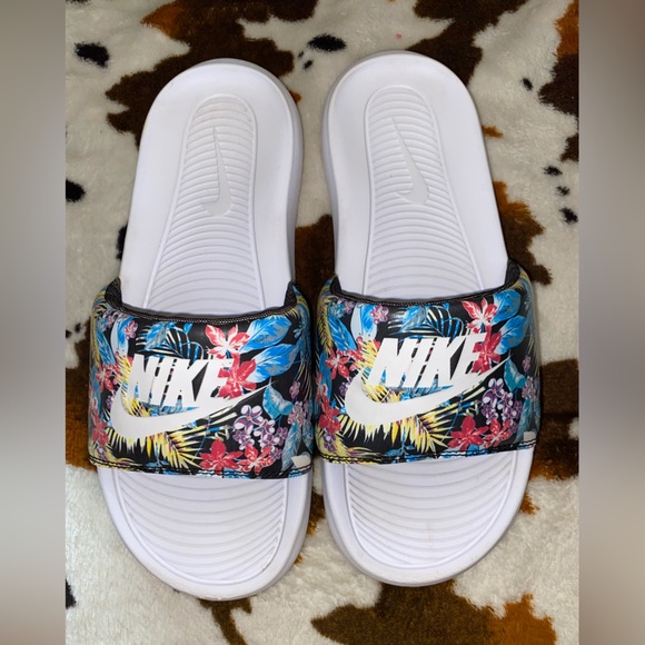 Nike slides - Picture 2 of 3